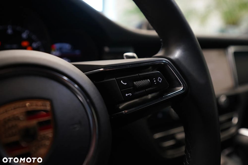 Porsche Macan - 16