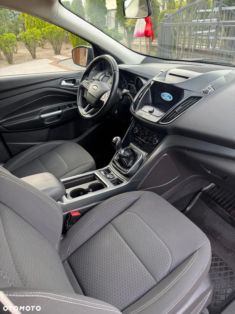 Ford Kuga - 10