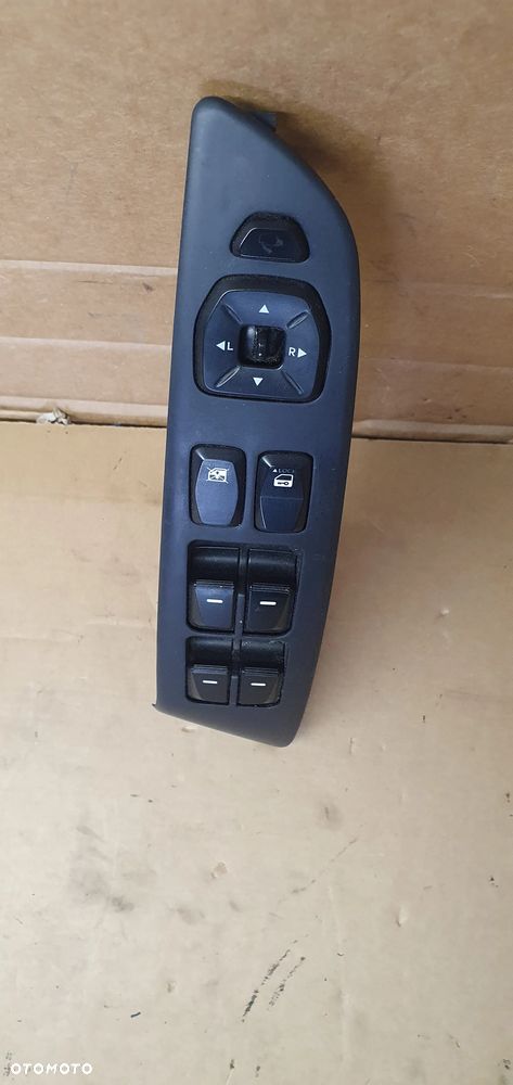 Przełącznik panel szyb lewy przód Hyundai IX35 93570-2Y8109P - 2