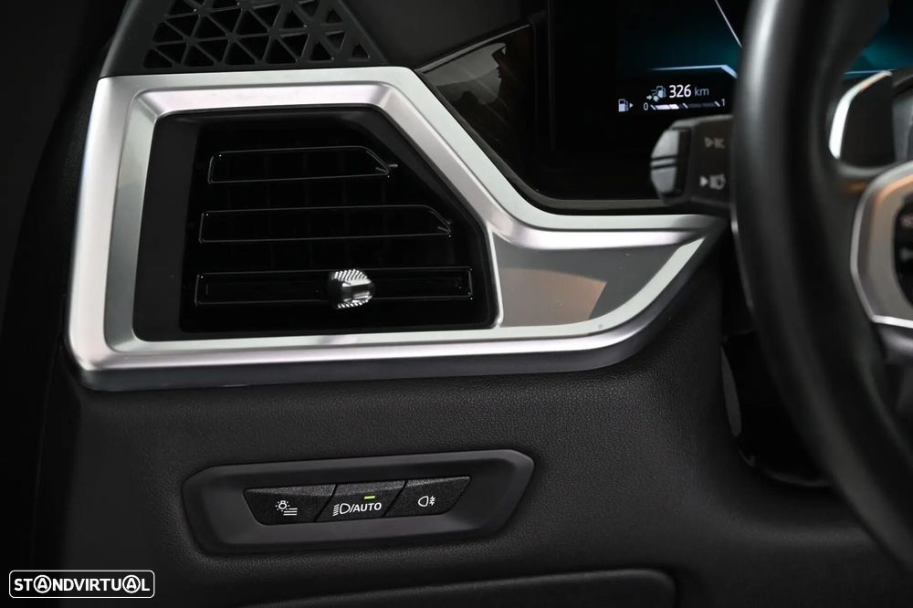 BMW X5 50 e xDrive Edição Desportiva M - 28
