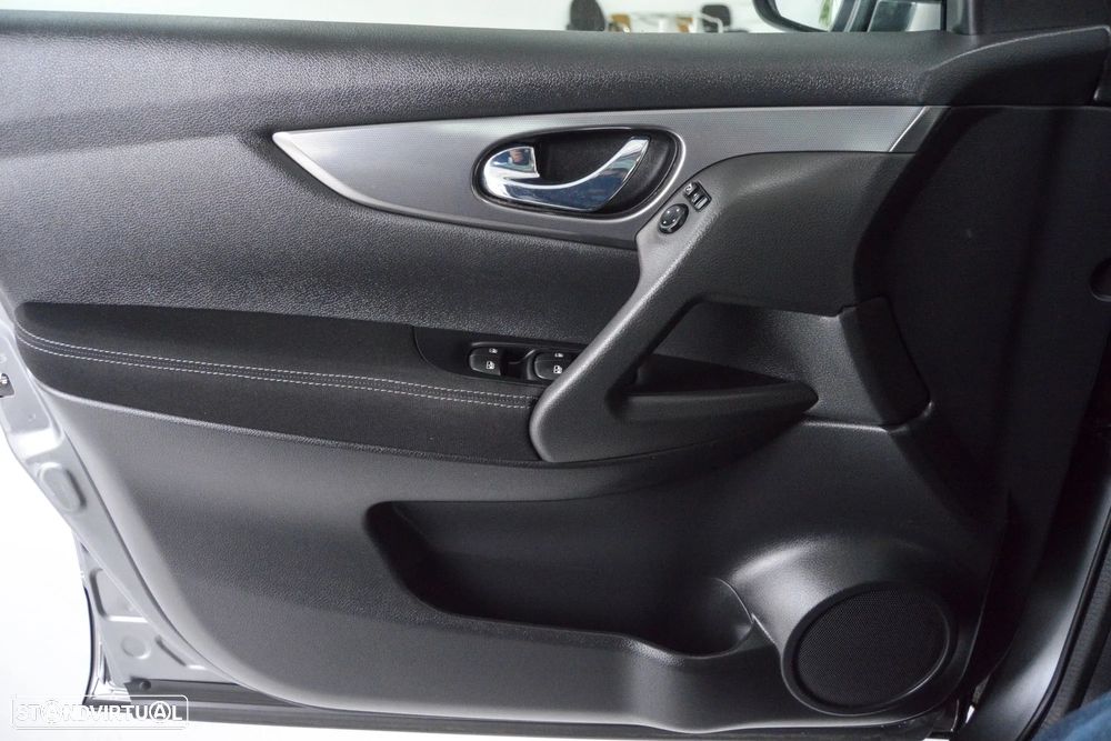 Nissan Qashqai 1.6 dCi N-Connecta - 29