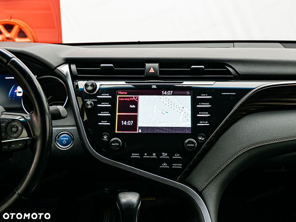Toyota Camry 2.5 Hybrid Executive CVT - 21
