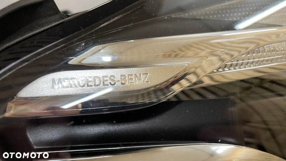 PRAWY REFLEKTOR MERCEDES GLC A2539065201 BDB STAN - 2