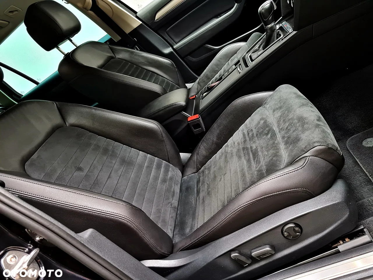 Volkswagen Passat 2.0 TDI Bi-Turbo BMT 4Mot Highline DSG - 24