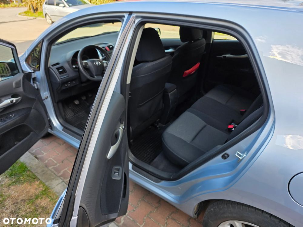 Toyota Auris 1.6 Valvematic Executive - 11