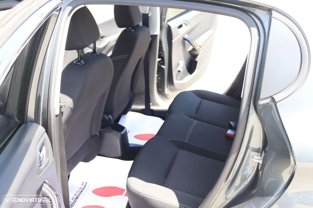 Peugeot 208 1.6 BlueHDi Style - 13