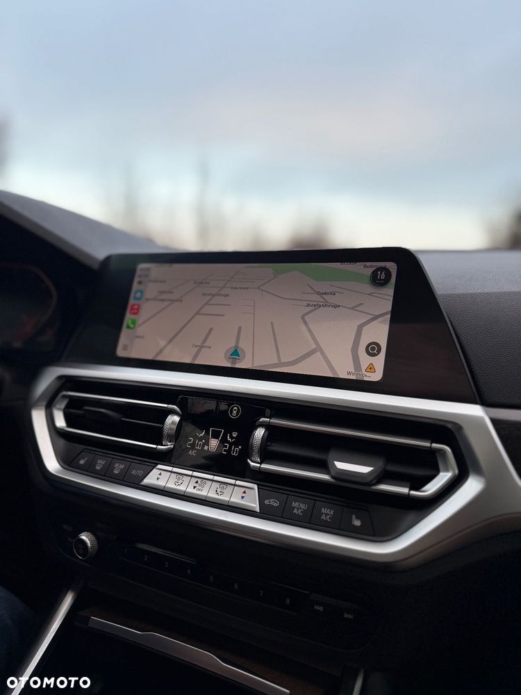 BMW Seria 3 330i Sport Line - 27