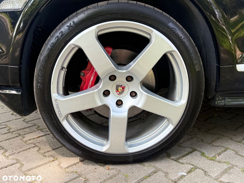 Porsche Cayenne Turbo S - 6
