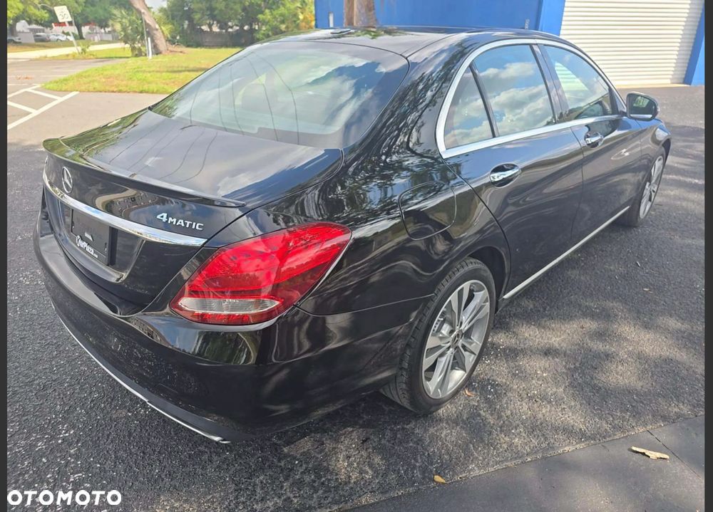 Mercedes-Benz Klasa C 300 9G-TRONIC - 4