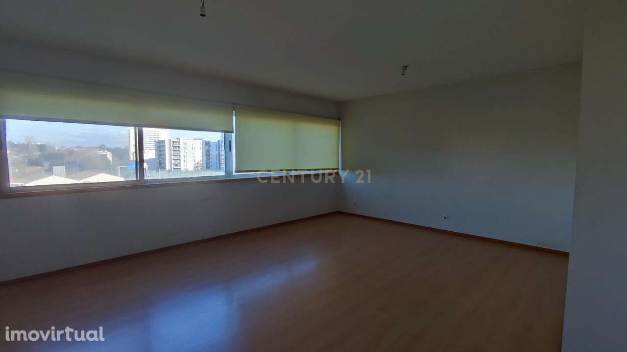 Apartamento T3 com 157 m² — Conforto, Luz Natural e Qualidade de Vida - Grande imagem: 4/9