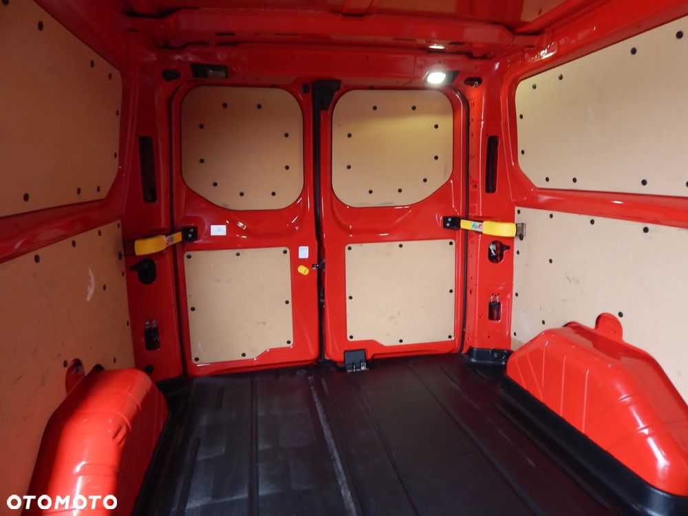 Ford Custom Transit - 22
