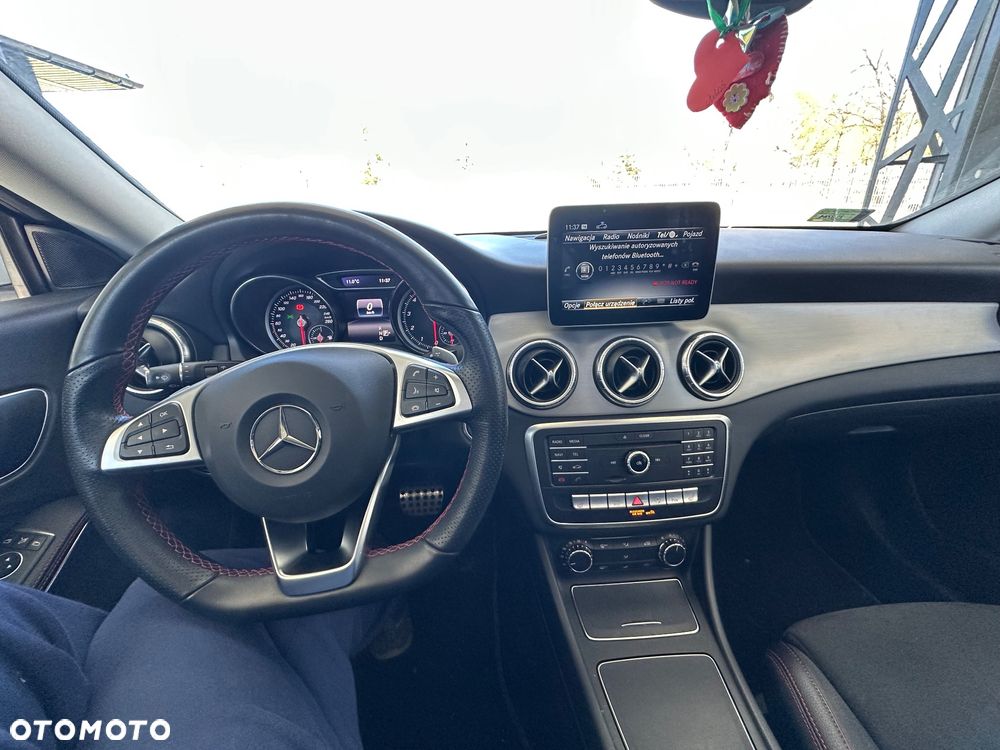 Mercedes-Benz CLA 200 7G-DCT AMG Line - 17