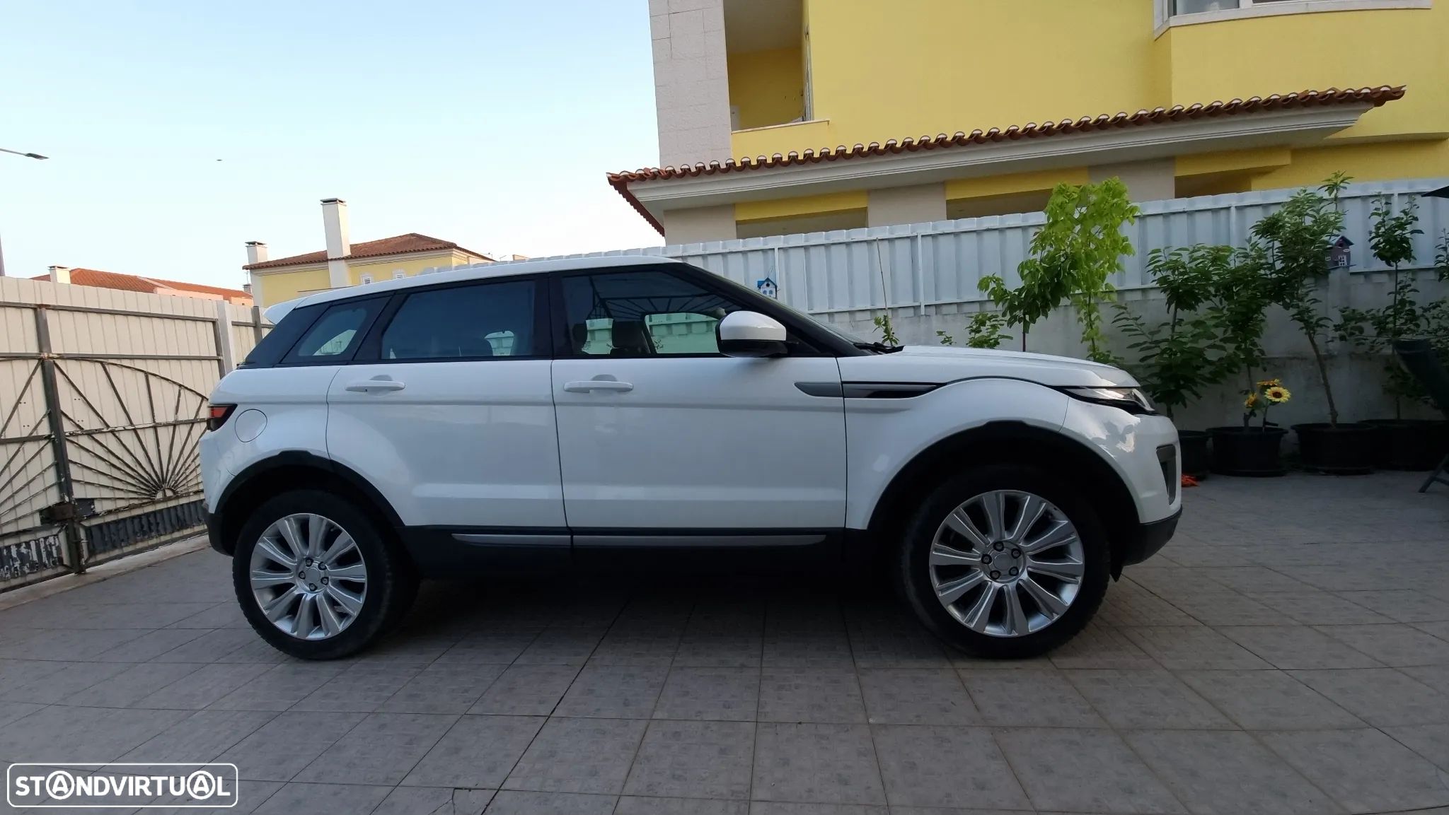 Land Rover Range Rover Evoque 2.0 TD4 Pure - 1