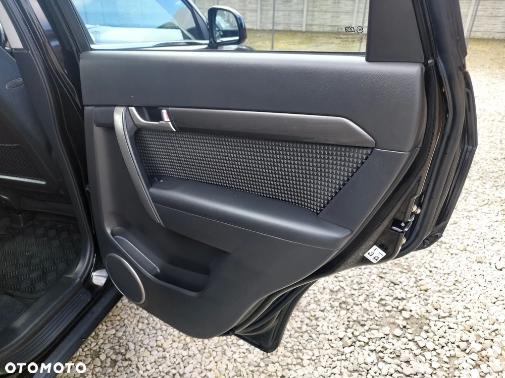 Chevrolet Captiva 2.4 LS 5os - 21