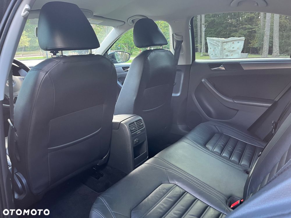 Volkswagen Jetta 2.0 TDI DPF DSG Trendline - 15