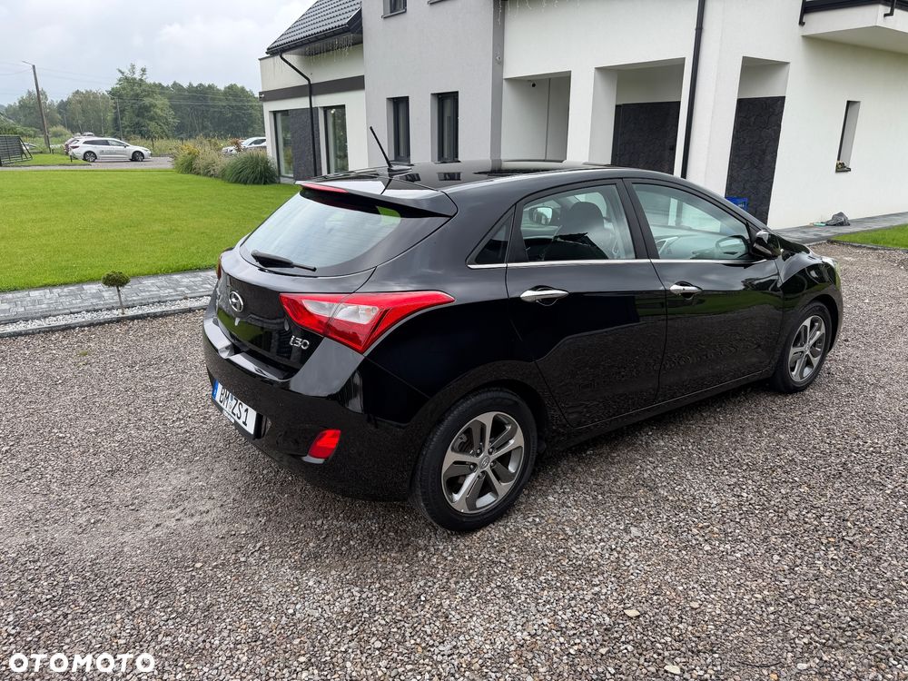 Hyundai i30 blue 1.6 GDI YES Gold - 4