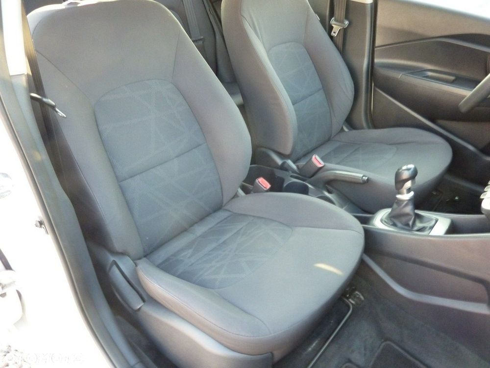 Kia Rio - 16