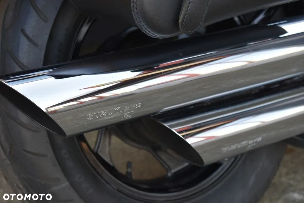 Suzuki Intruder - 35