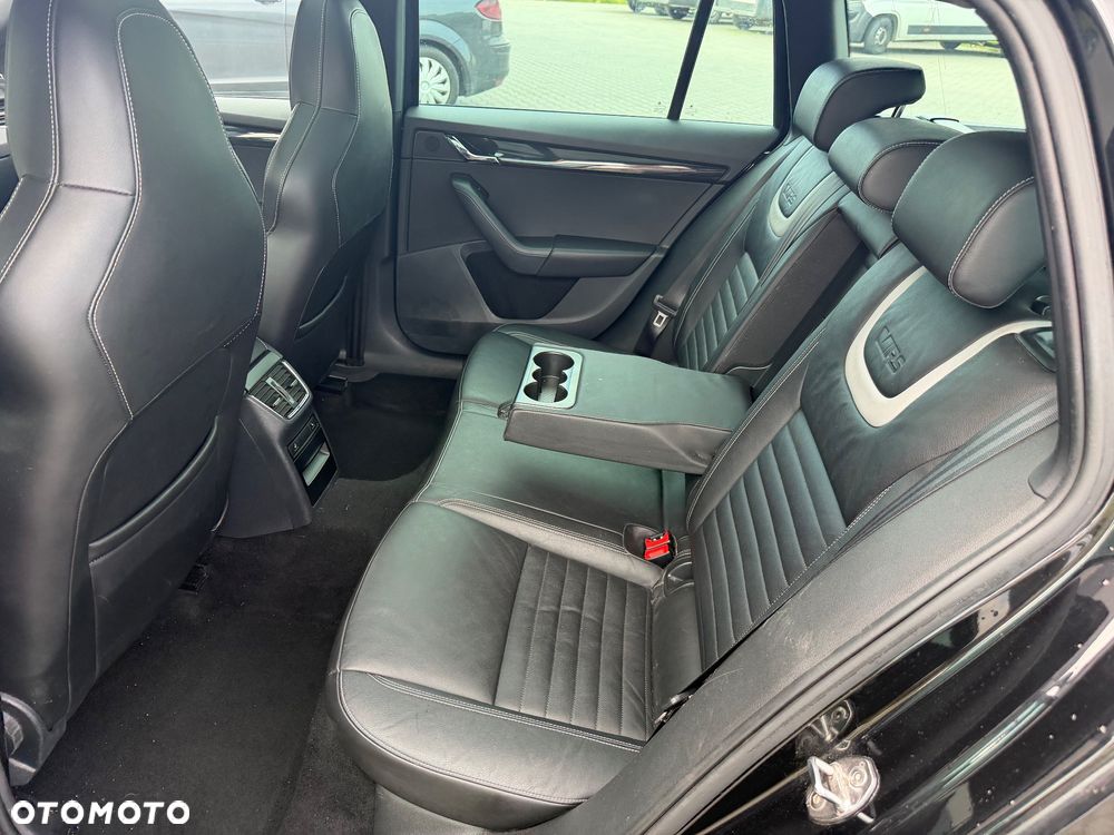 Skoda Octavia 2.0 TDI DSG RS - 23
