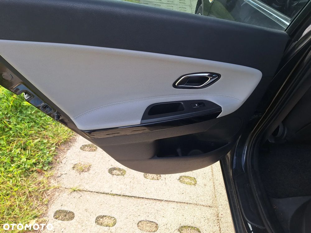 Kia Ceed - 12
