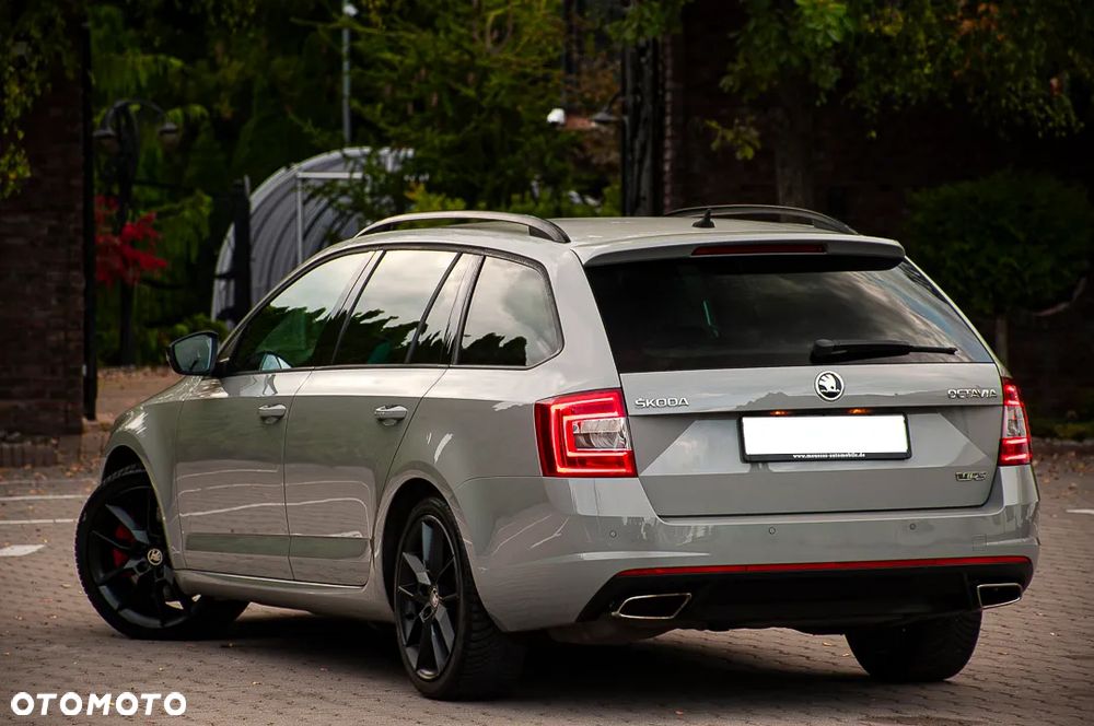 Skoda Octavia 2.0 TDI DSG RS - 16