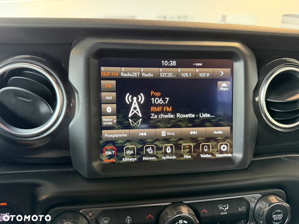 Jeep Wrangler - 32