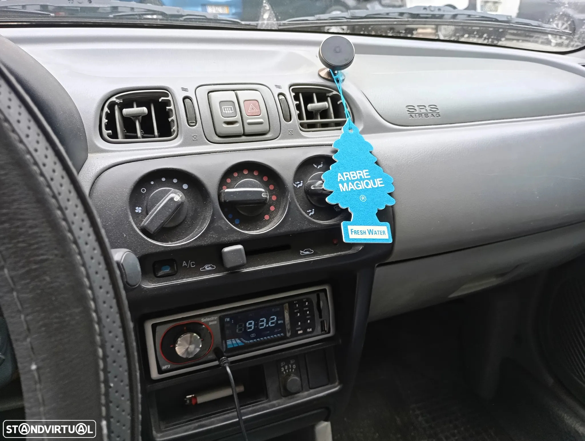 Nissan Micra 1.3 SE - 11