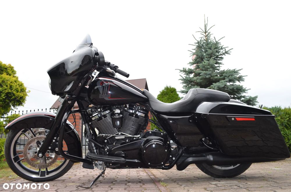 Harley-Davidson Touring Street Glide - 25