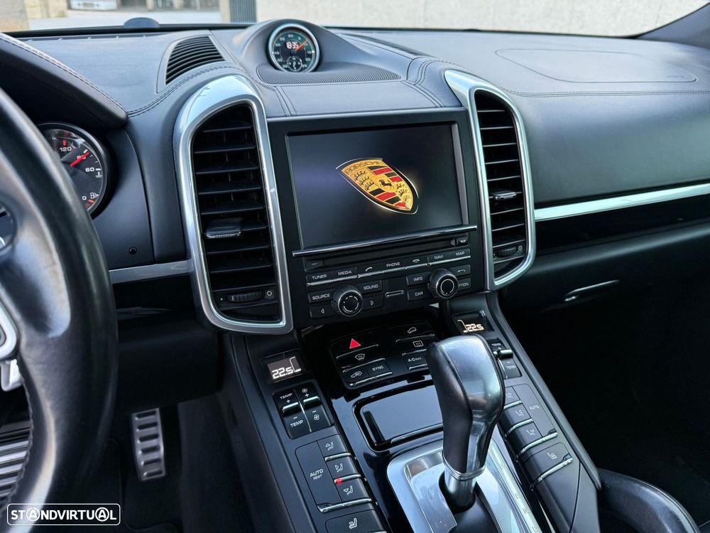 Porsche Cayenne S Platinum Edition - 18