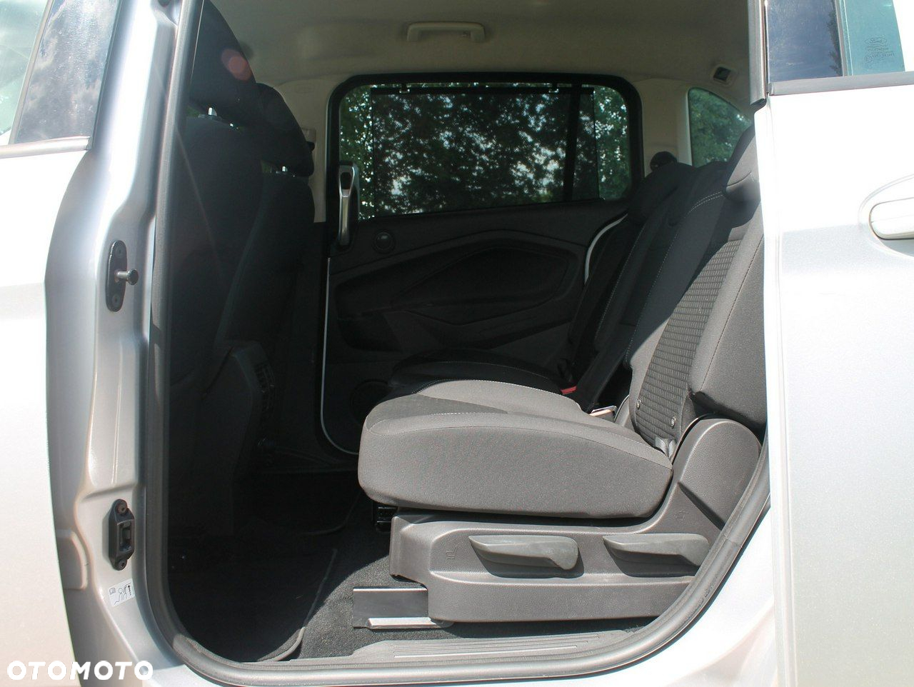Ford Grand C-MAX - 18
