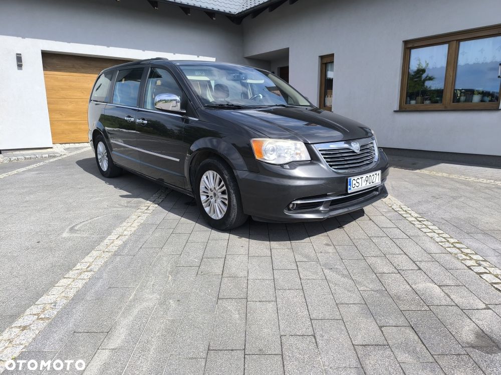 Lancia Voyager - 1