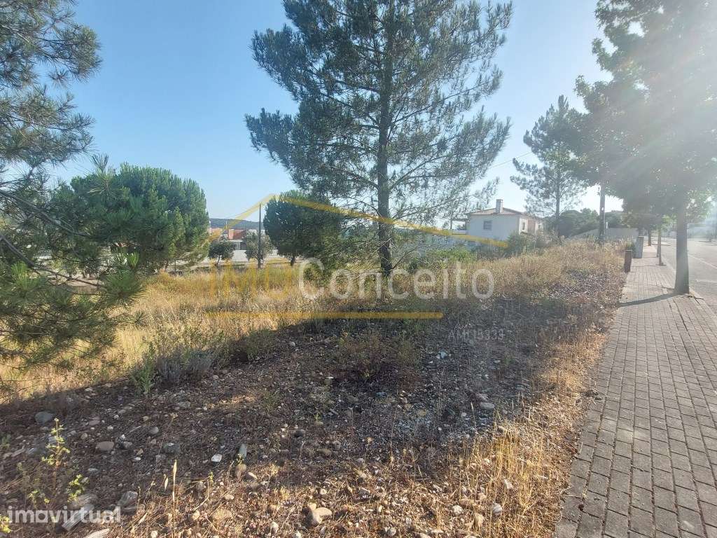 Loteamento Pinhal De´L Rei
Valores dos lotes desde 35.000€ - Grande imagem: 4/13