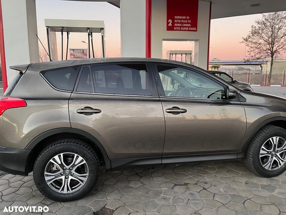 Toyota RAV4 2.2L D-CAT A/T Luxury - 3