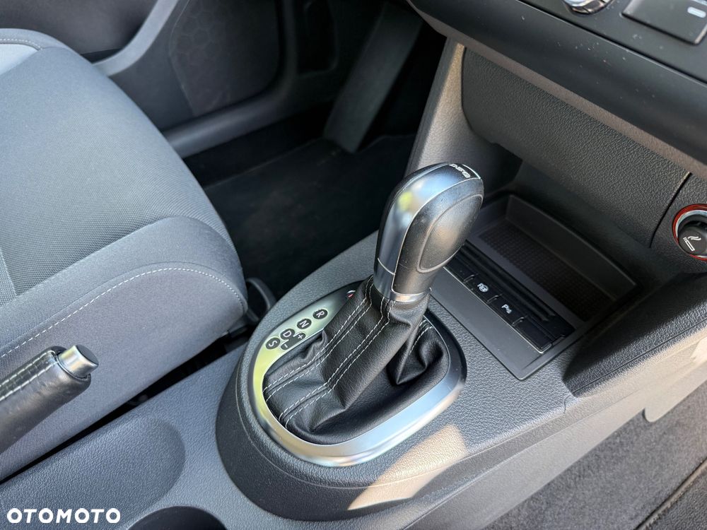Volkswagen Touran 2.0 TDI DPF DSG Life - 26