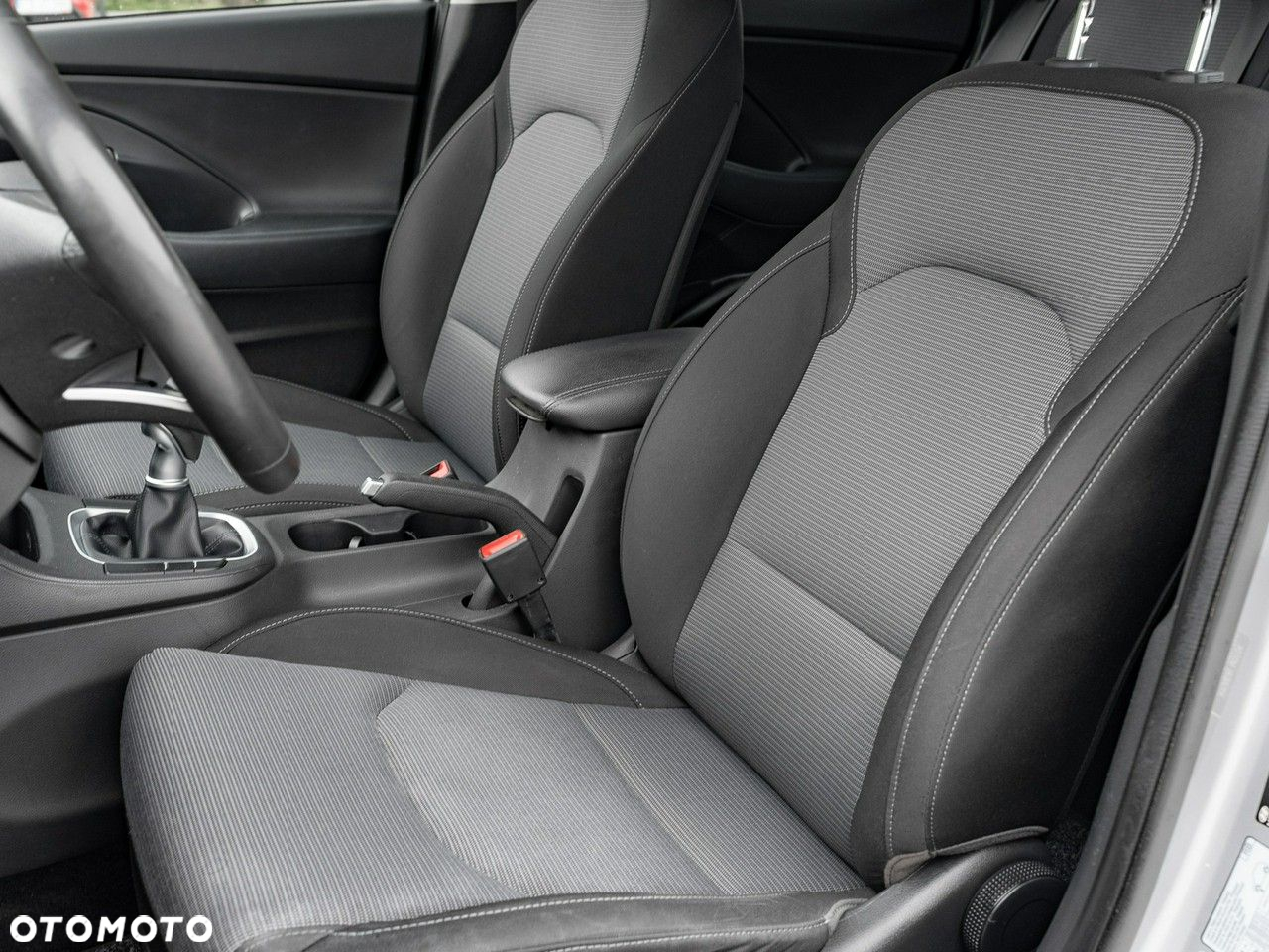 Hyundai i30 1.6 D Classic + - 15