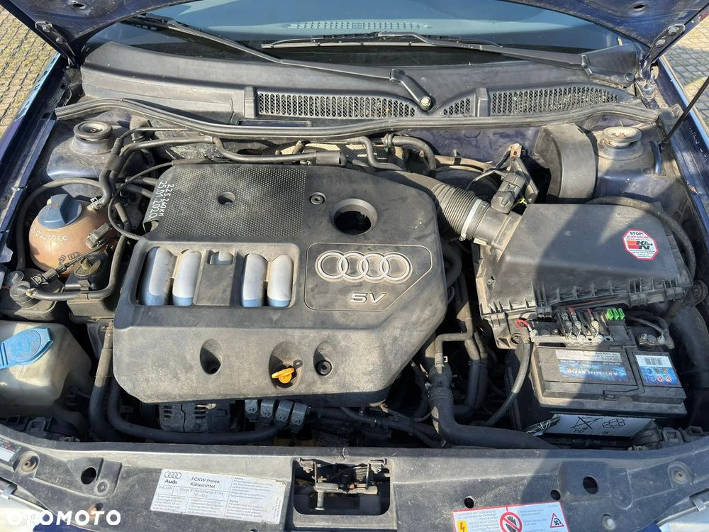 Audi A3 3-drzwiowe 1.8 Ambition - 9