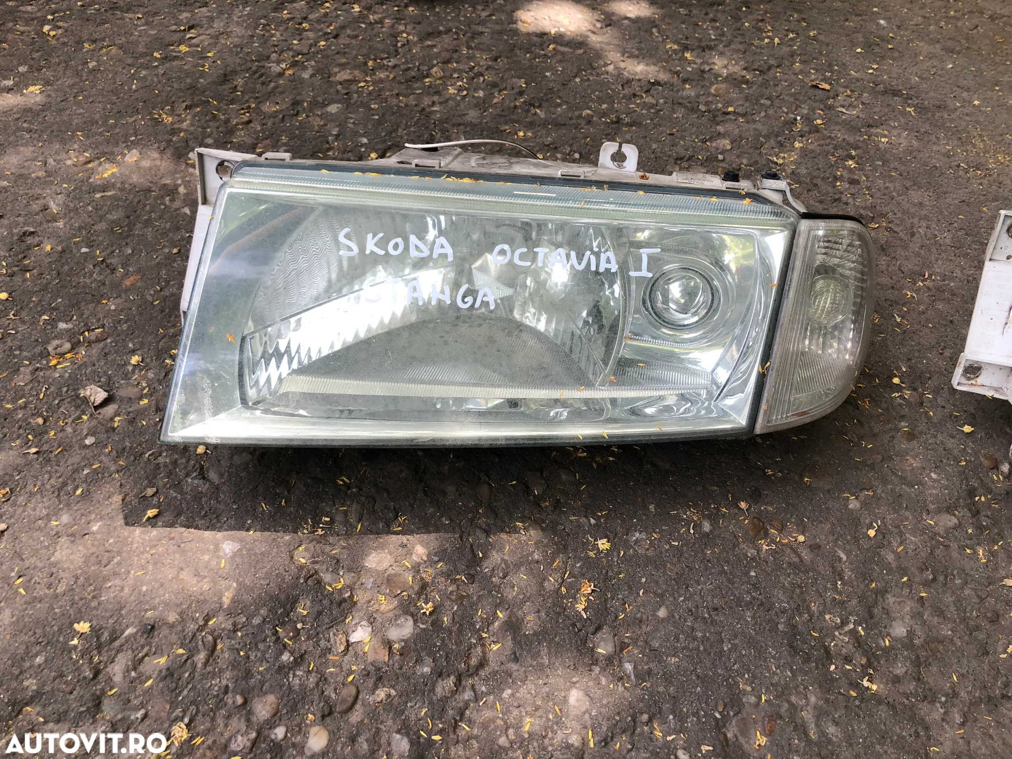 Far stanga/Far dreapta Skoda Octavia 1 halogen - 8