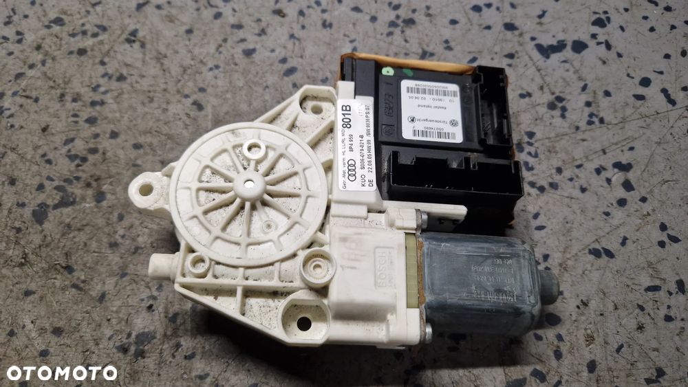 AUDI A3 8P SILNICZEK SZYBY LEWY PRZÓD 8P0959801B - 1