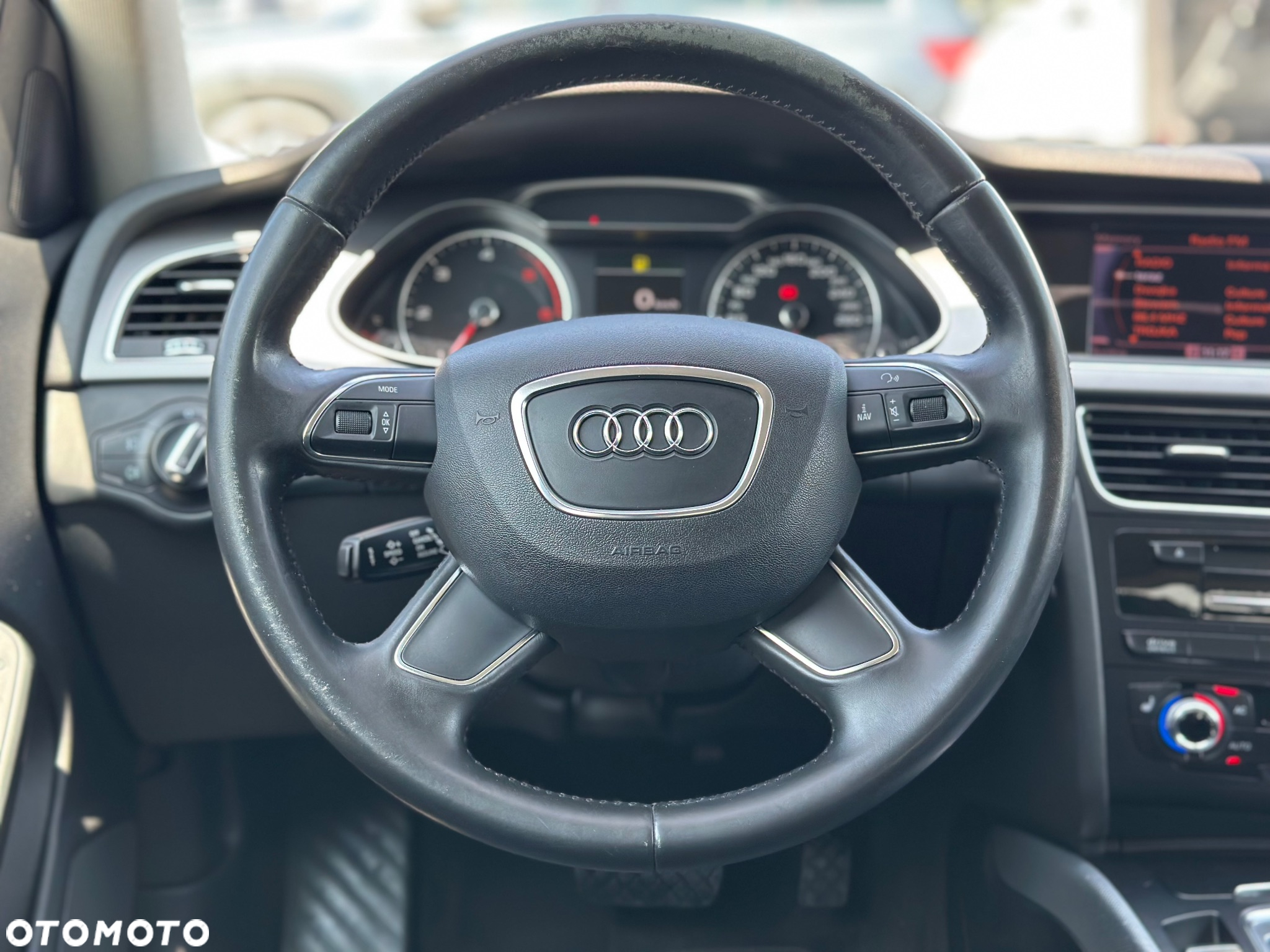 Audi A4 ver-avant-2-0-tdi-dpf-multitronic-attraction - 17