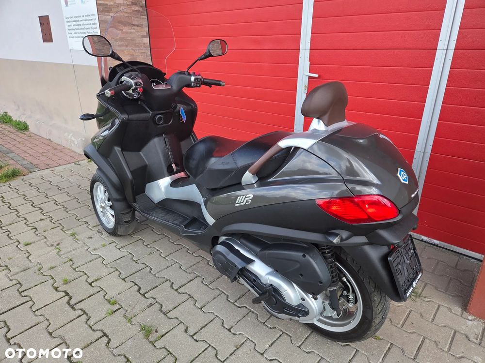 Piaggio MP-3 - 6