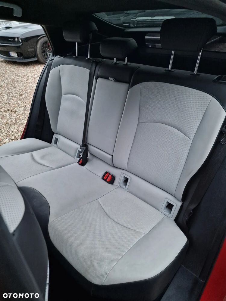 Toyota Prius Hybrid Executive - 17