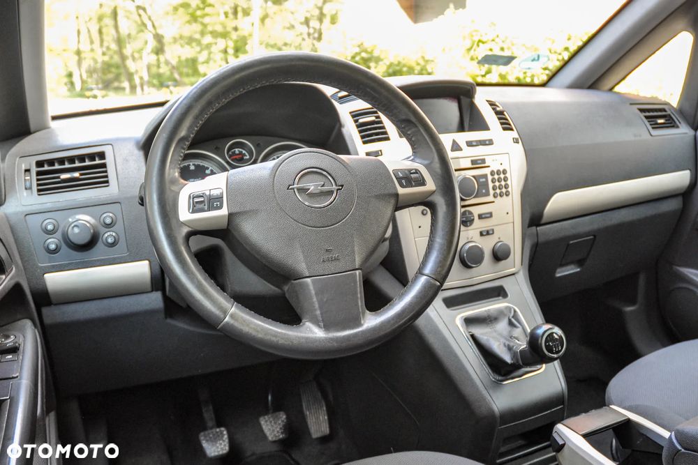 Opel Zafira - 9