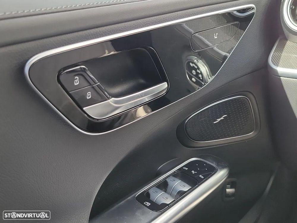 Mercedes-Benz C 300 d AMG Line - 22