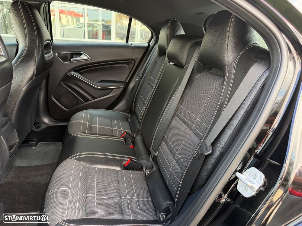 Mercedes-Benz A 180 d Fleet Pack Urban - 15