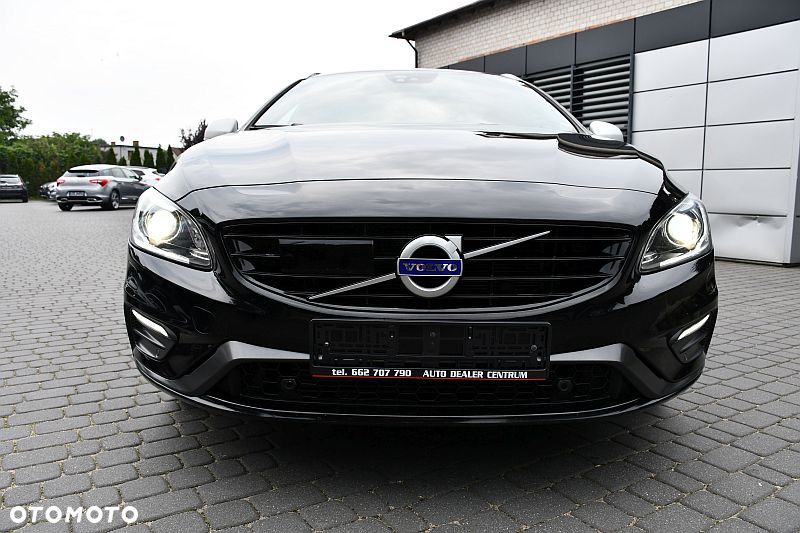 Volvo V60 D4 Geartronic R-Design - 29