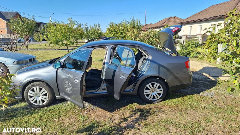 Volkswagen Jetta 1.6 TDI DPF Trendline - 7