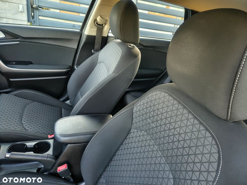 Kia Ceed 1.4 T-GDI L DCT - 13