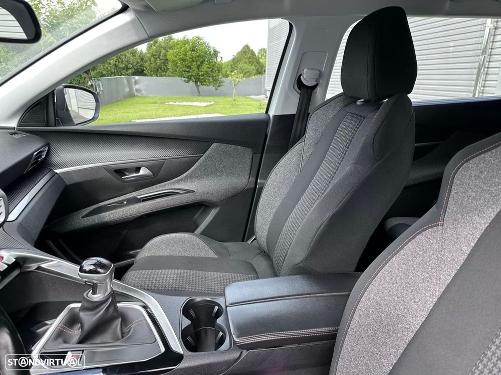 Peugeot 5008 1.2 PureTech Allure Pack - 31