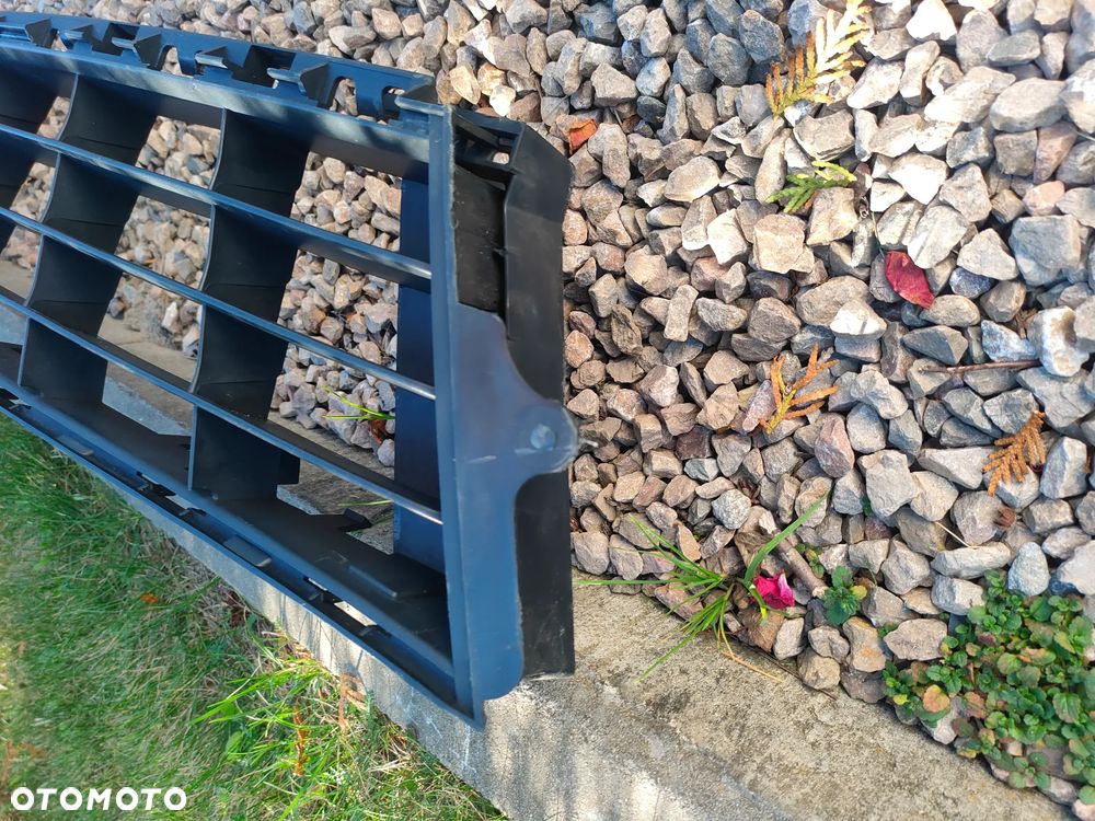 CLIO III 3 KRATKA ŚRODKOWA ZDERZAKA PRZÓD 622541459R - 7