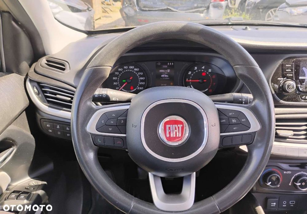 Fiat Tipo - 12